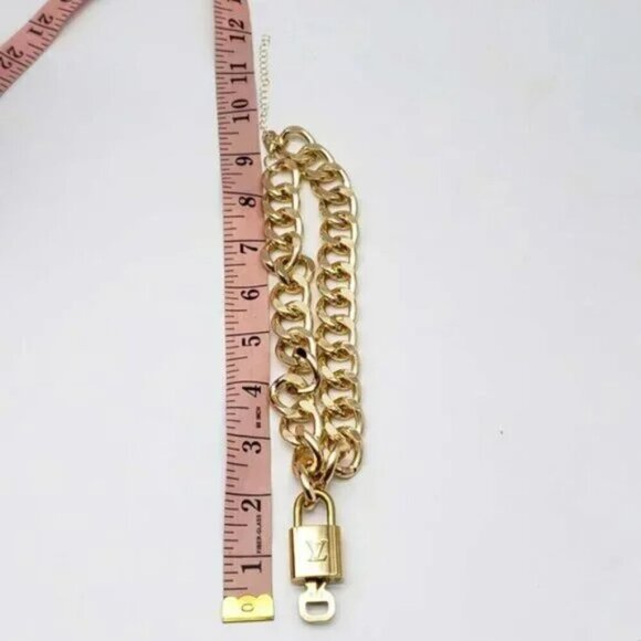 Authentic Louis Vuitton Lock and Key Gold Color with Gold Plated Chain Neckalce - Picture 3 of 8